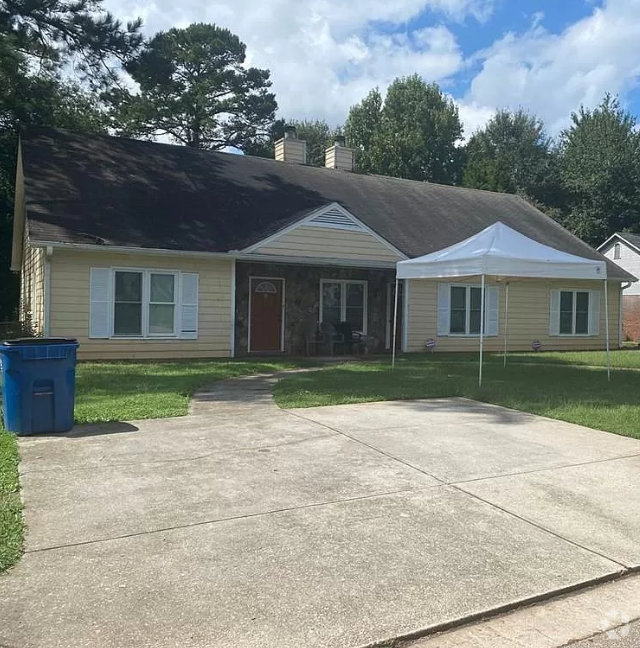 Building Photo - 2628 Country Trace SE Unit A Rental