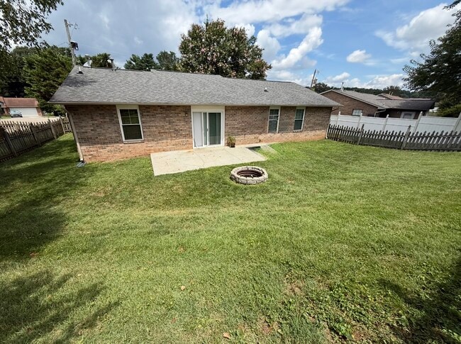 Photo - 4512 Hooks Ln