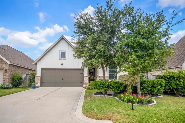541 Cedar Harbor Ct