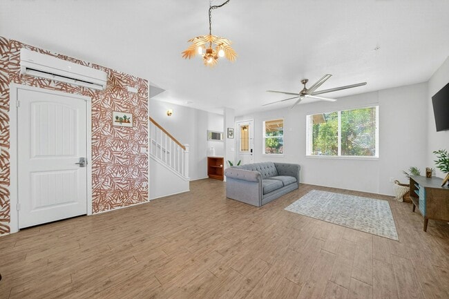 Photo - 724 Kakala St