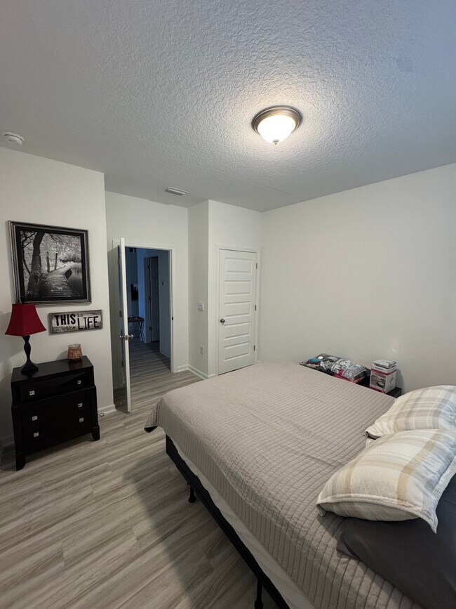 1256 Hayward Lp