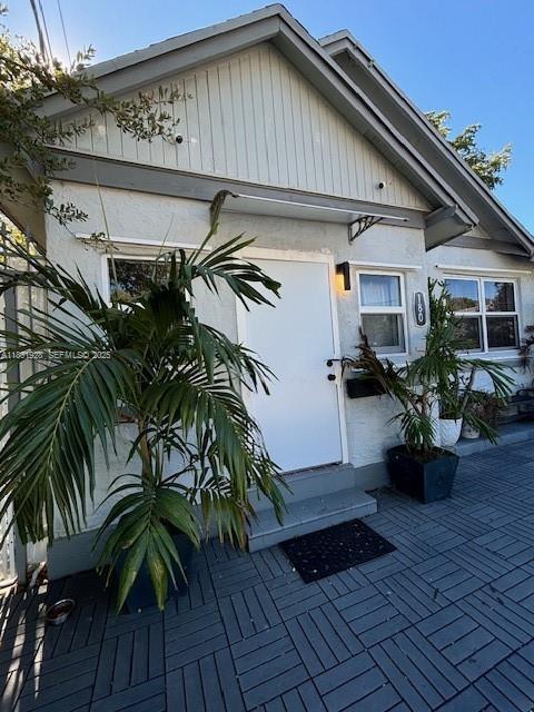 Building Photo - 180 NE 82nd Terrace Unit L