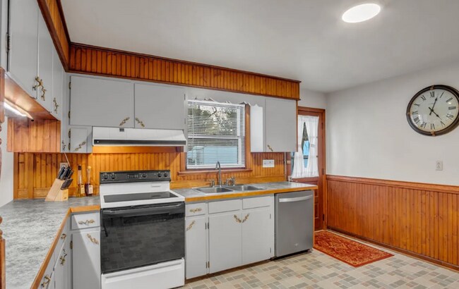 Photo - 4 Bedroom homestead on 6.68 acres