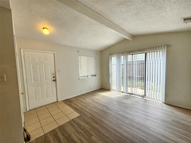 Photo - 6000 Emerald Forest Dr