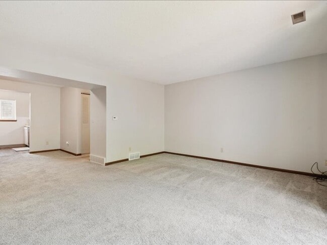 Photo - Lantern Square Apartments Spacious 1, 2 & 3 Bedrooms