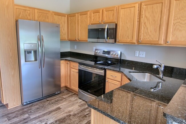 Photo - 2180 Knotty Pine Tr