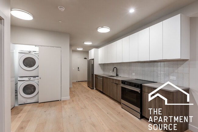 Building Photo - 1706 Sherman Ave Unit 212 Rental