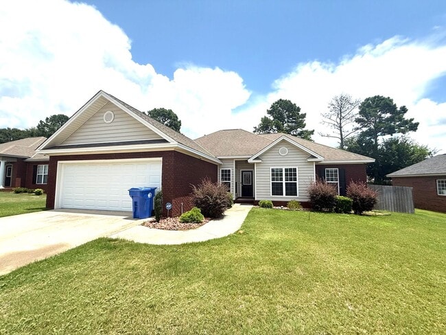 ** 4 bed 2 bath located by Prattville High... - ** 4 bed 2 bath located by Prattville High... House