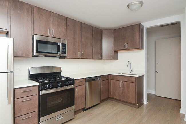 Photo - 3405 W Fullerton Ave Unit 3