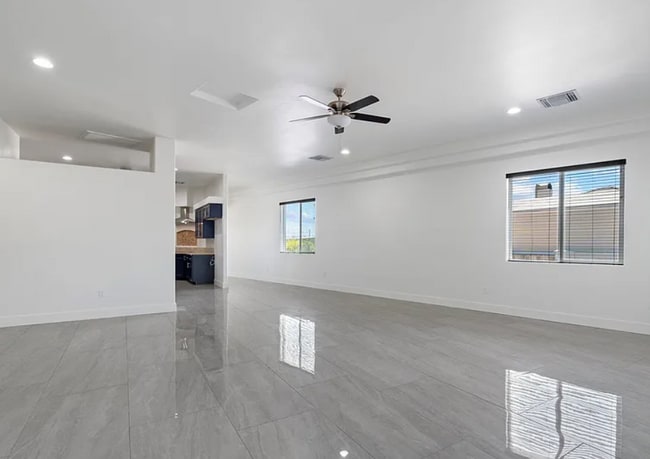 Photo - 28301 N 154th St