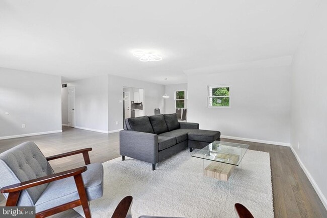 Photo - 501 Bloomfield Dr