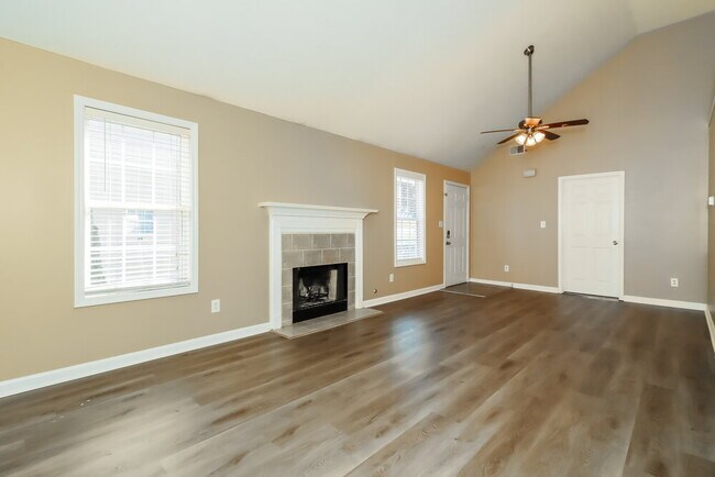 Photo - 1072 Abington Ct