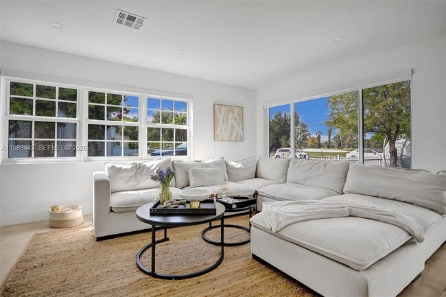 Photo - 1610 Polk St Unit 1