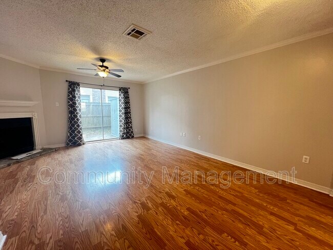 Photo - 2709 S Roth Ave Townhome