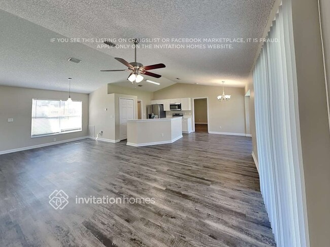 Photo - 980 Eyerly St