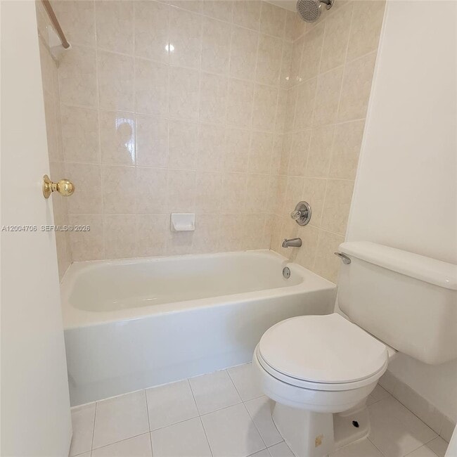 Photo - 7601 Dickens Ave Unit 402