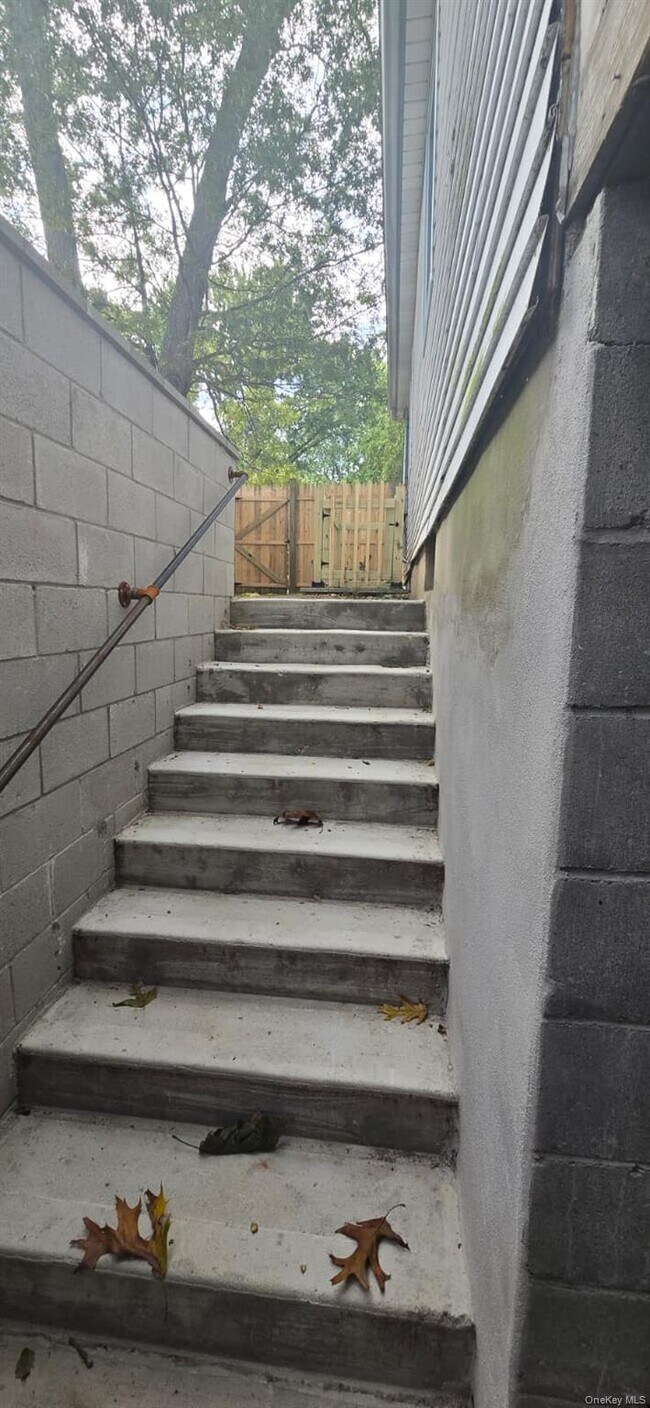 Photo - 51 Peconic St