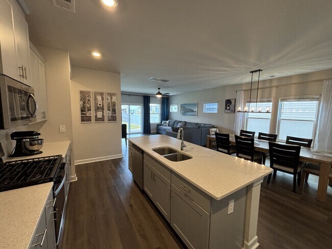 Photo - 702 Whitebark Dr