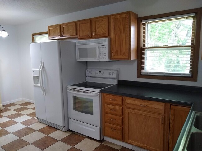 Photo - 1005 21st St S