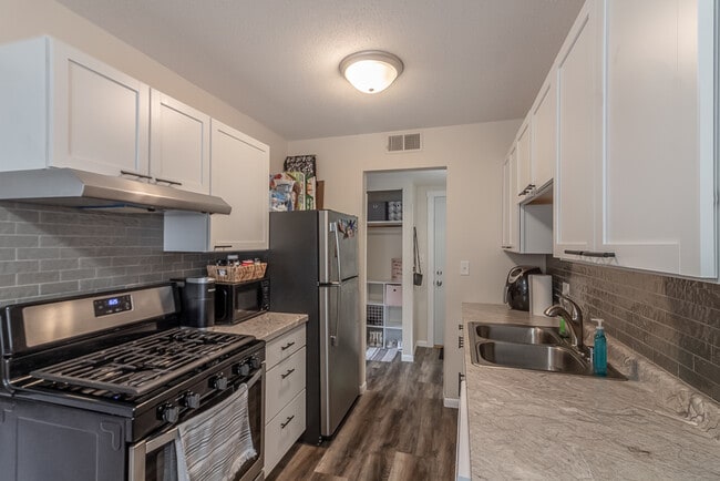 Photo - 2219 Marwood Dr Unit 3