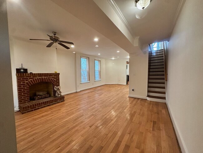 Photo - 917 Hamilton St NW