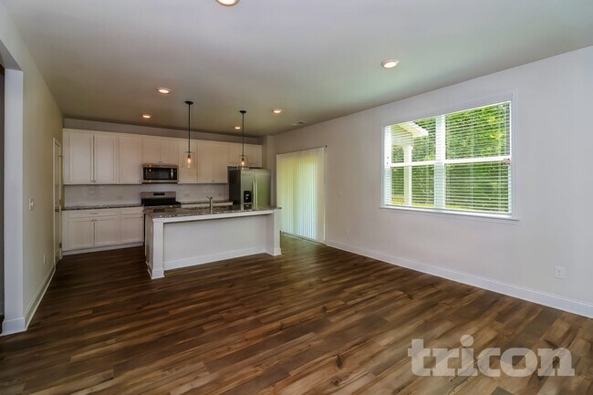 Photo - 73 Leyland Ct