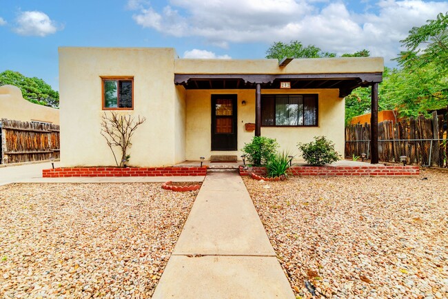 Original Stamm Home in South Capital District - Original Stamm Home in South Capital District