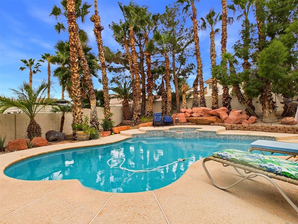 Furnished 3BR Home w/ Pool, Spa & Garage I Move-In Ready in NW Las Vegas - Furnished 3BR Home w/ Pool, Spa & Garage I Move-In Ready in NW Las Vegas