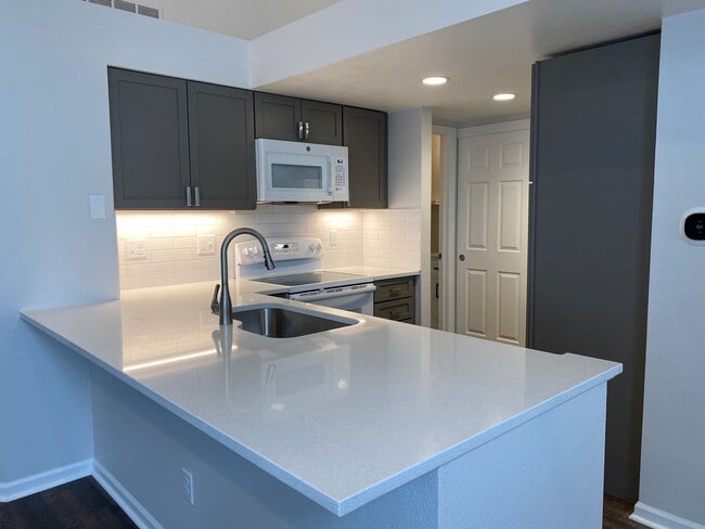 Photo - 4883 White Rock Cir Unit D