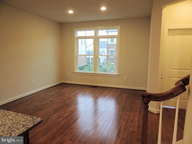 Photo - 20618 Duxbury Terrace Townhome