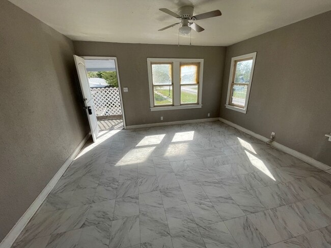 Photo - 201 E 6th St Unit A