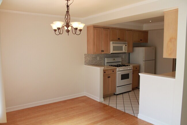 Photo - 10707 Camarillo St Unit #111