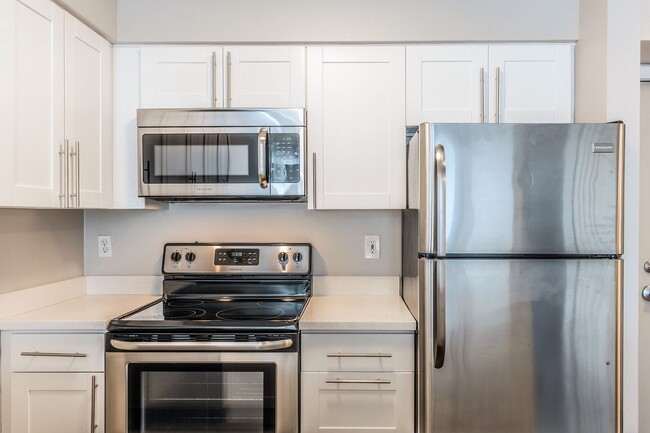 Photo - 1800 Eastlake Apts (Scenic)
