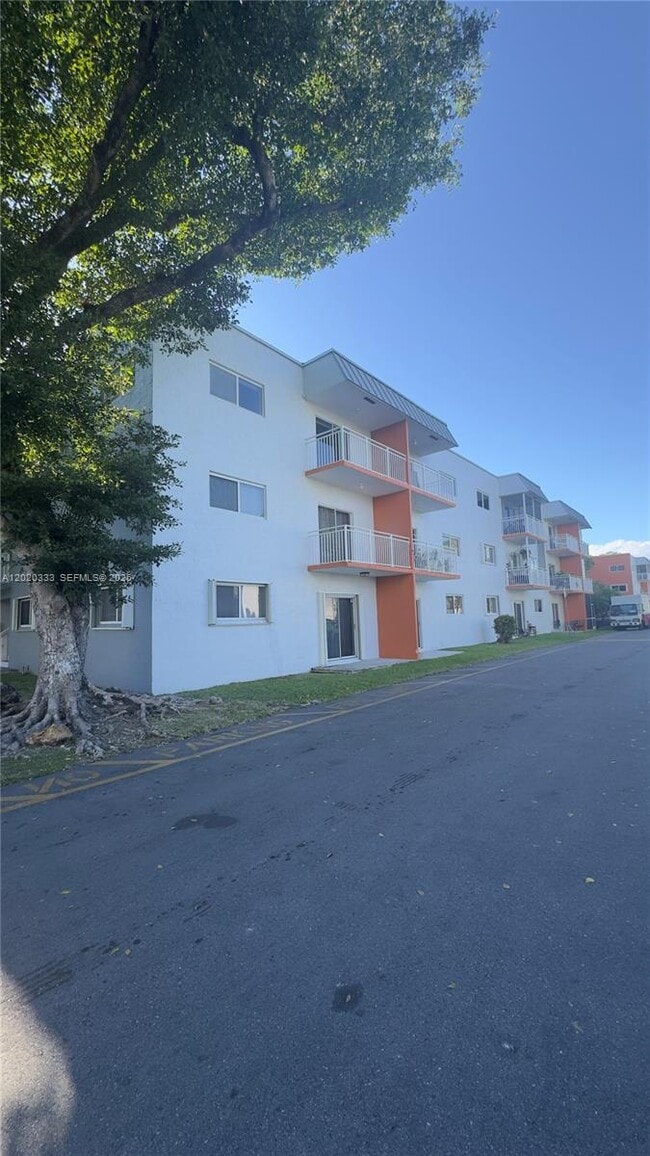 Building Photo - 11309 SW 200th St Unit 103-C