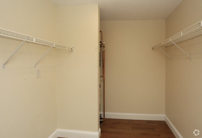 walk-in closet