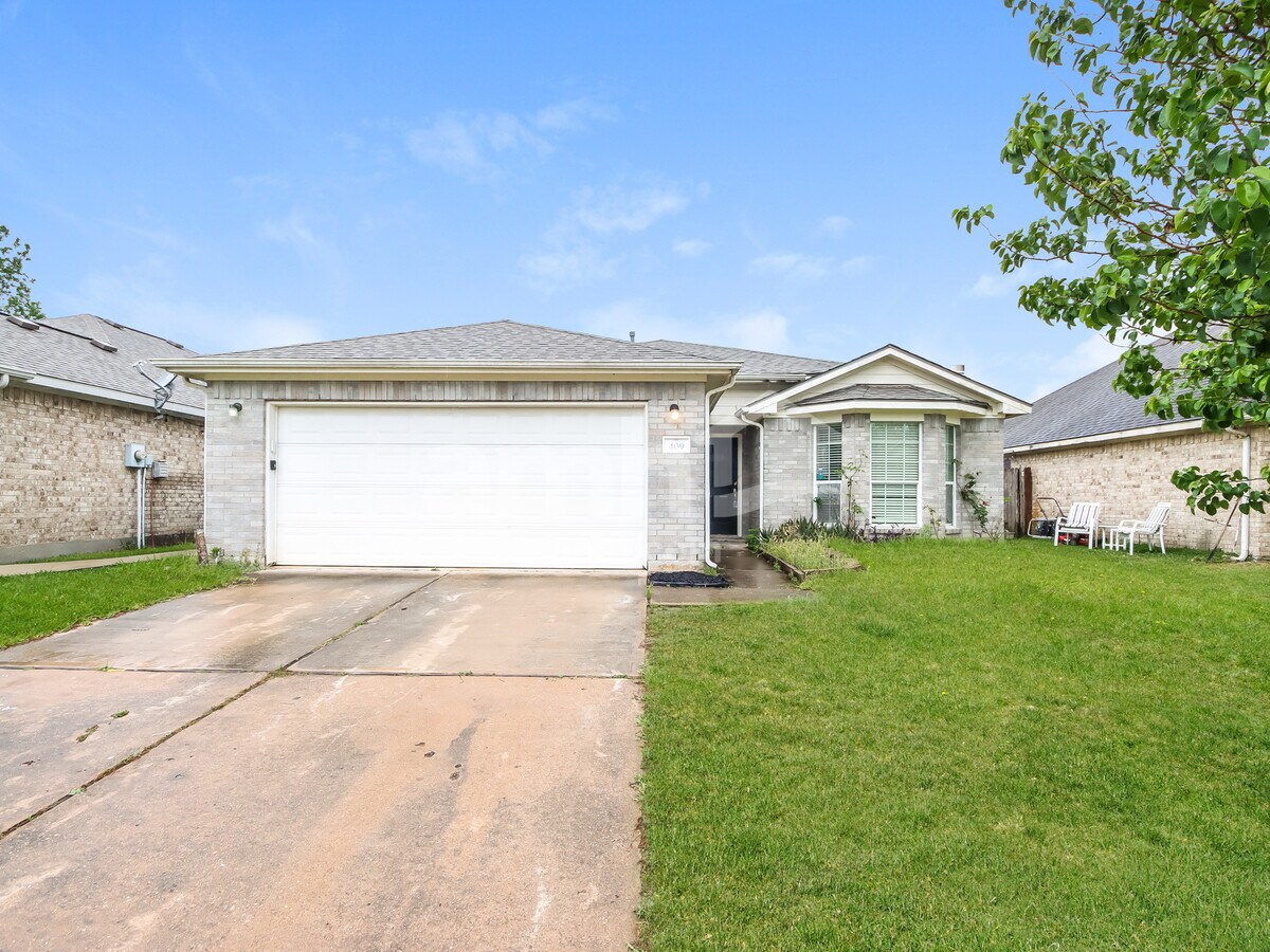 Photo - 409 Mystic Glen Loop