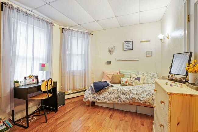 Photo - 68 Calumet St Unit 2