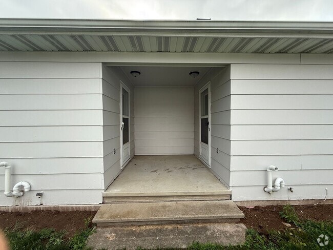 Building Photo - 207-211 Maple Street Unit 207 Rental