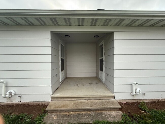 Building Photo - 207-211 Maple Street Unit 207 Rental