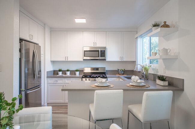 Photo - Yosemite Garden Apartments