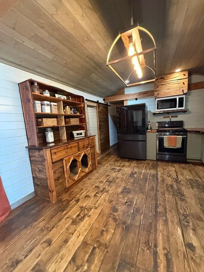 Photo - Beautiful 2 bedroom, 2.5 bath POOL home!!!!