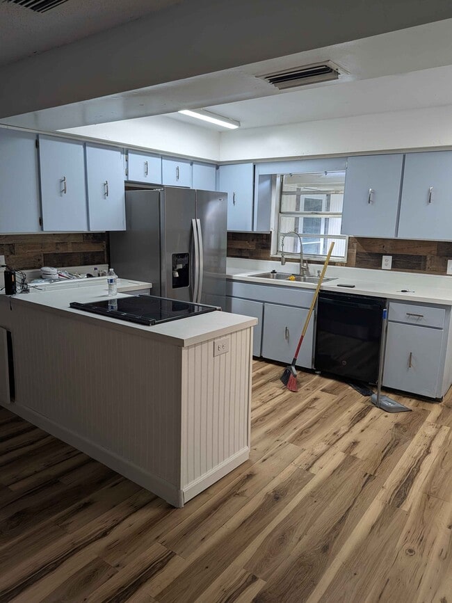 Photo - 1906 Park Manor Dr