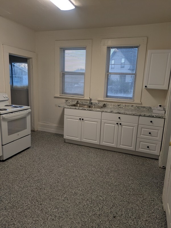 Photo - 515 W State St
