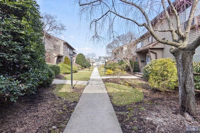 Photo - 2 Maitland Ave Unit 10