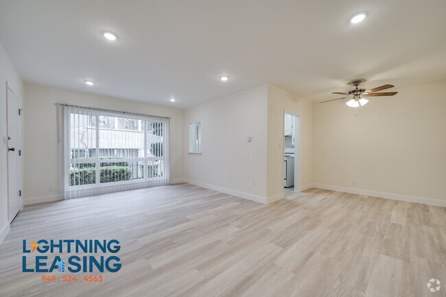 Building Photo - 922-925 Normandie Ave Unit 3C Rental
