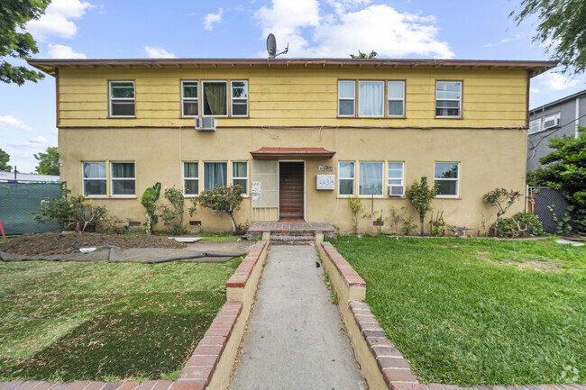 Building Photo - 6940 Woodley Ave Unit 2 Rental