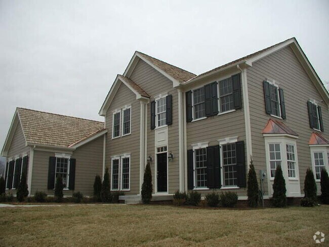 Building Photo - Beautiful custom built home in the exclusi...