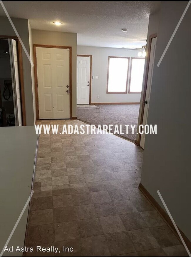 Photo - 704 Meadow Ct Unidad 704 Meadow Ct A Peculiar, MO 64078