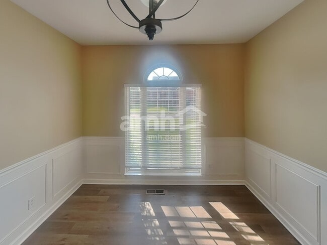 Photo - 602 Glenties Dr
