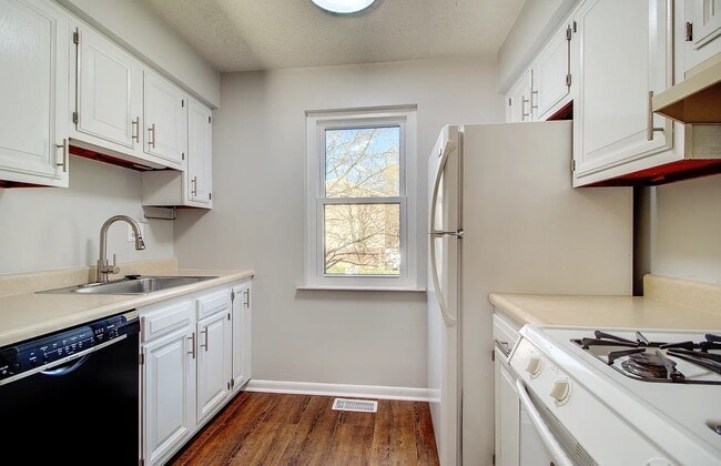 Photo - 150 Mosside Loop